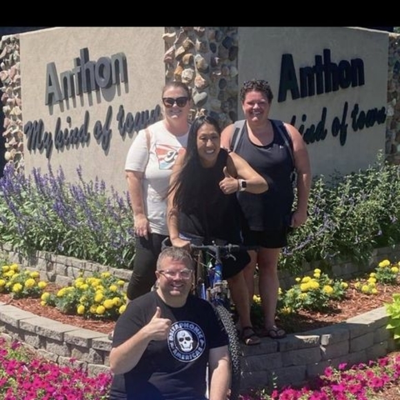 Meet your Posher, Whitney - Picture 1 of 1